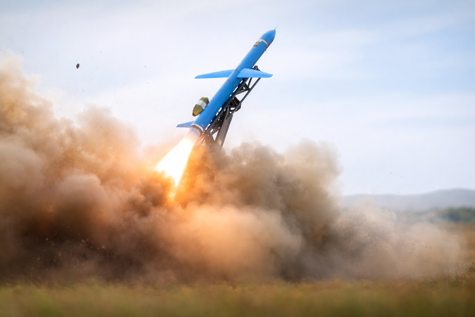 ইসরাইলি ঘাঁটিতে হিজবুল্লাহর ক্রুজ মিসাইল হামলা, বৈরুতে তীব্র প্রতিবাদ