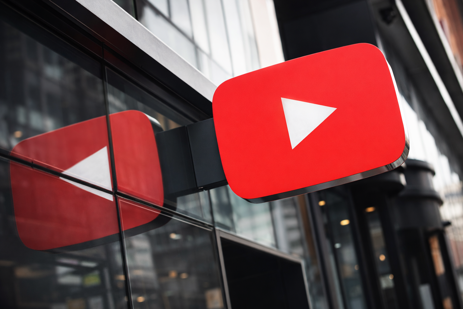 লাইভস্ট্রিমে ভিউ বাড়লেই কমবে বিজ্ঞাপন, নতুন ঘোষণা ইউটিউবের