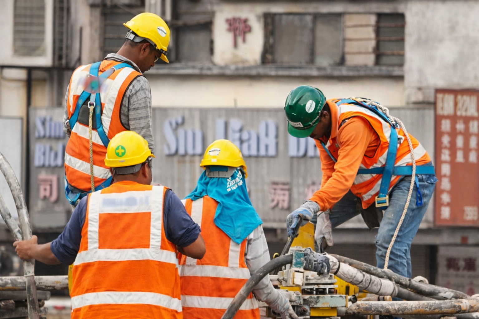 মালয়েশিয়ায় কাজের সুযোগ বাড়ছে, দুশ্চিন্তায় সিন্ডিকেট প্রভাব