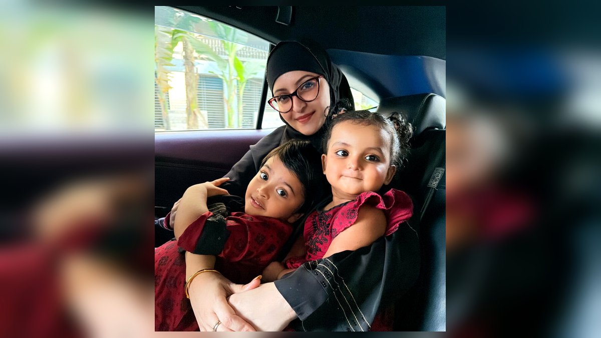 শৈশবের বৈশাখ: মায়ের শাড়ি থেকেই জামা বললেন বানাতেন পরীমণি